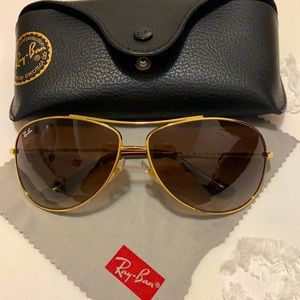 BRAND NEW - Rayban Wrap Aviator sunglasses